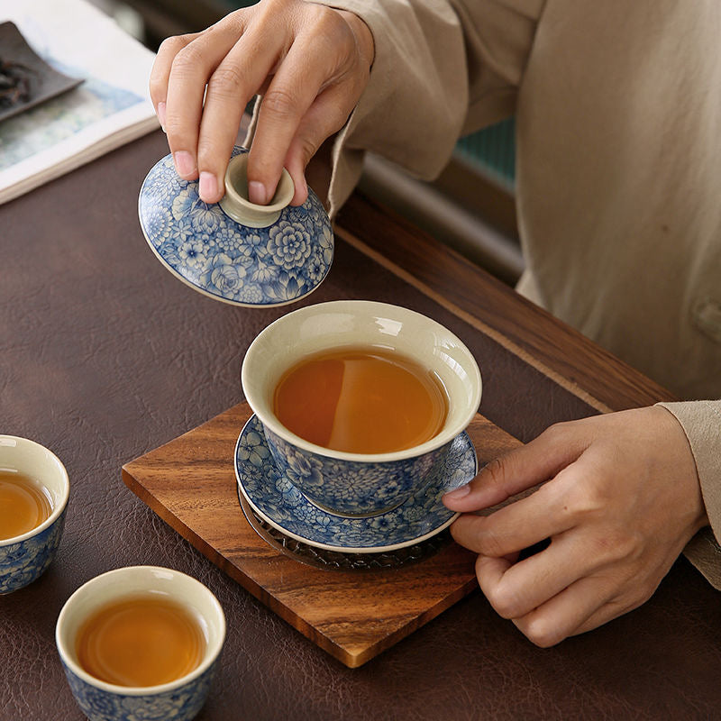 Millefleur | Traditional Blue and White Teapot and Cups with Vintage Floral Pattern | Gongfu Tea Set